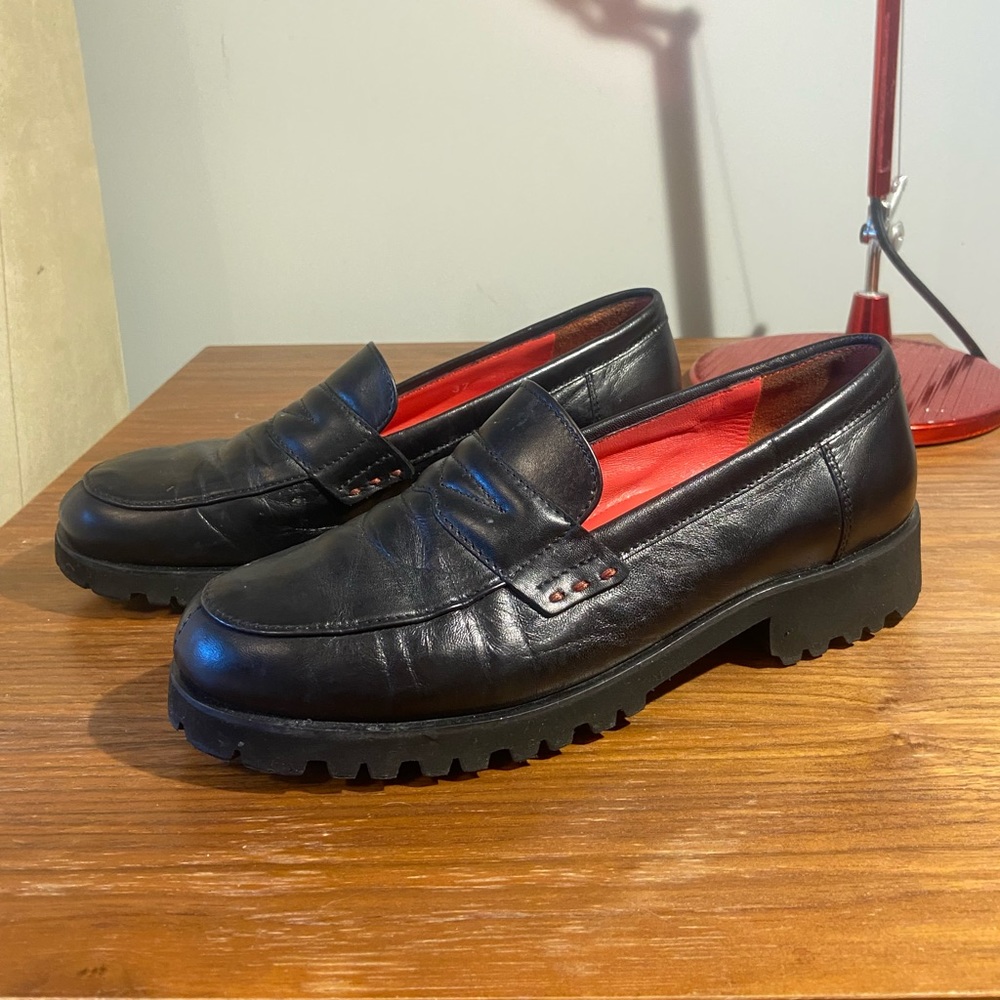 Pas De Rouge Classic Black Shoe 💖